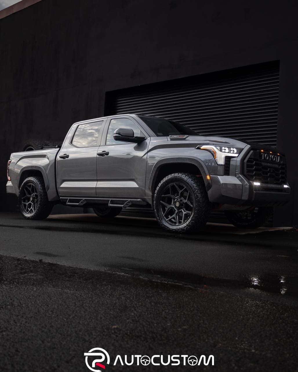 Toyota Tundra with 22" 4Play Aftermarket Wheels PR Auto Custom